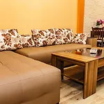 Krissty Apartment *
